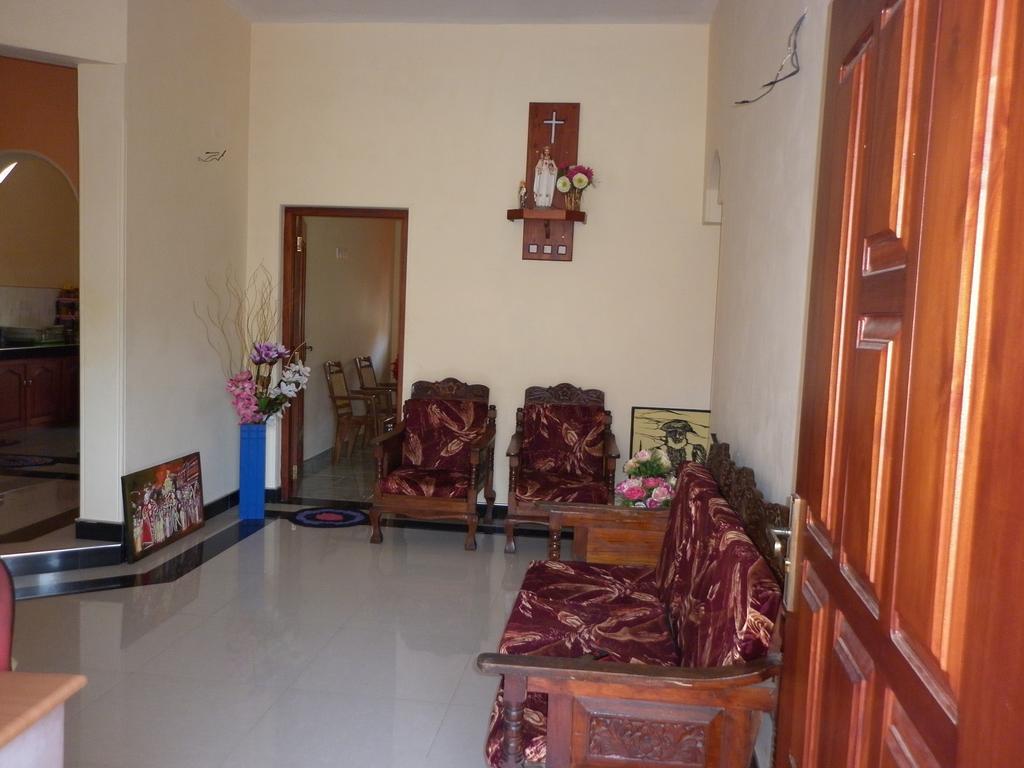 Seetha'S Hostel Негомбо Экстерьер фото